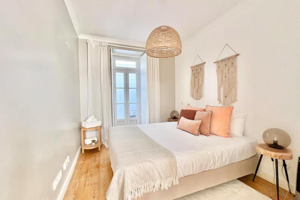 Vila Rosario 3 Studios With Patio By Homeful Homes Lisbon Luaran gambar