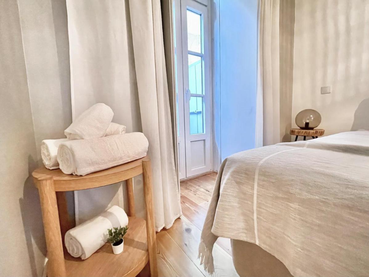 Vila Rosario 3 Studios With Patio By Homeful Homes Lisbon Luaran gambar