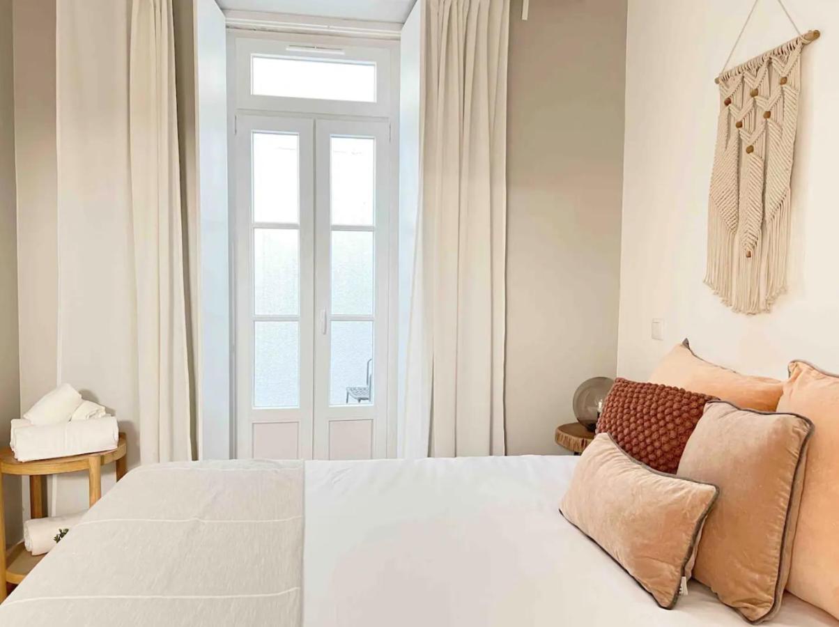 Vila Rosario 3 Studios With Patio By Homeful Homes Lisbon Luaran gambar