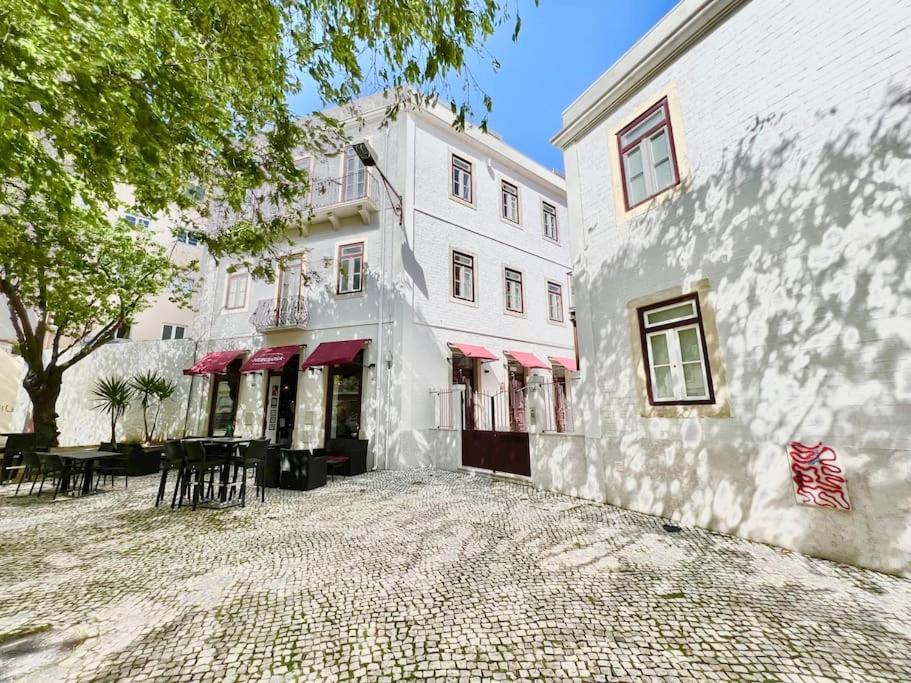 Vila Rosario 3 Studios With Patio By Homeful Homes Lisbon Luaran gambar