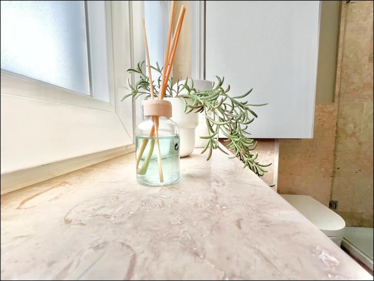 Vila Rosario 3 Studios With Patio By Homeful Homes Lisbon Luaran gambar